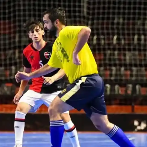 Incidentes en el clásico de futsal entre Newell’s y Central en el Parque Independencia: una mordida durante el partido y agresiones a la salida