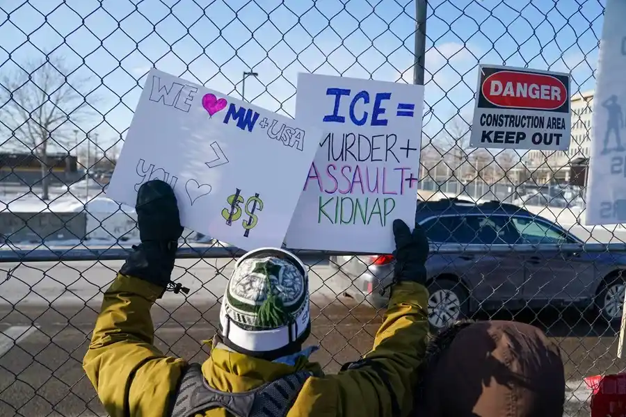 Protestas frente a las oficinas de ICE en Minneapolis. EFE