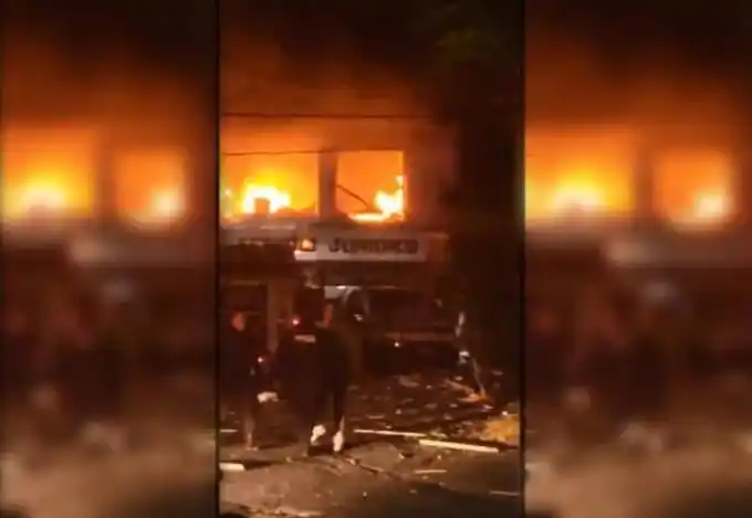 Explosión e incendio en Santos Lugares: Bomberos controlaron las llamas, hubo más de 10 heridos y 40 familias evacuadas