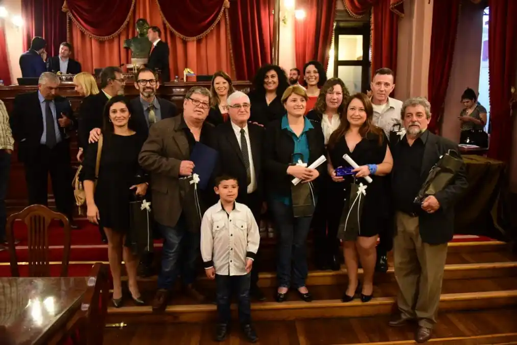 El cantautor de Gualeguaychú, junto a los otros artistas homenajeados 