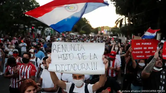 En Paraguay continúan las protestas contra Mario Abdo Benítez