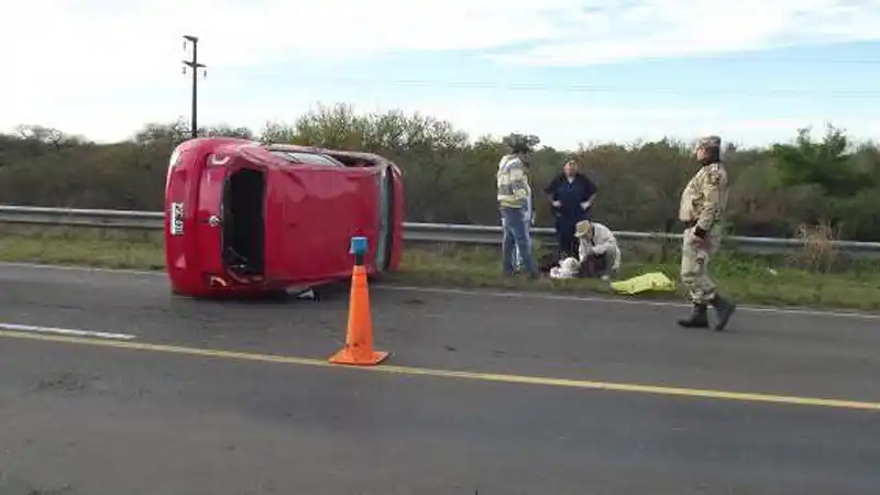 Entrerriana chocó, volcó y se salvó de milagro