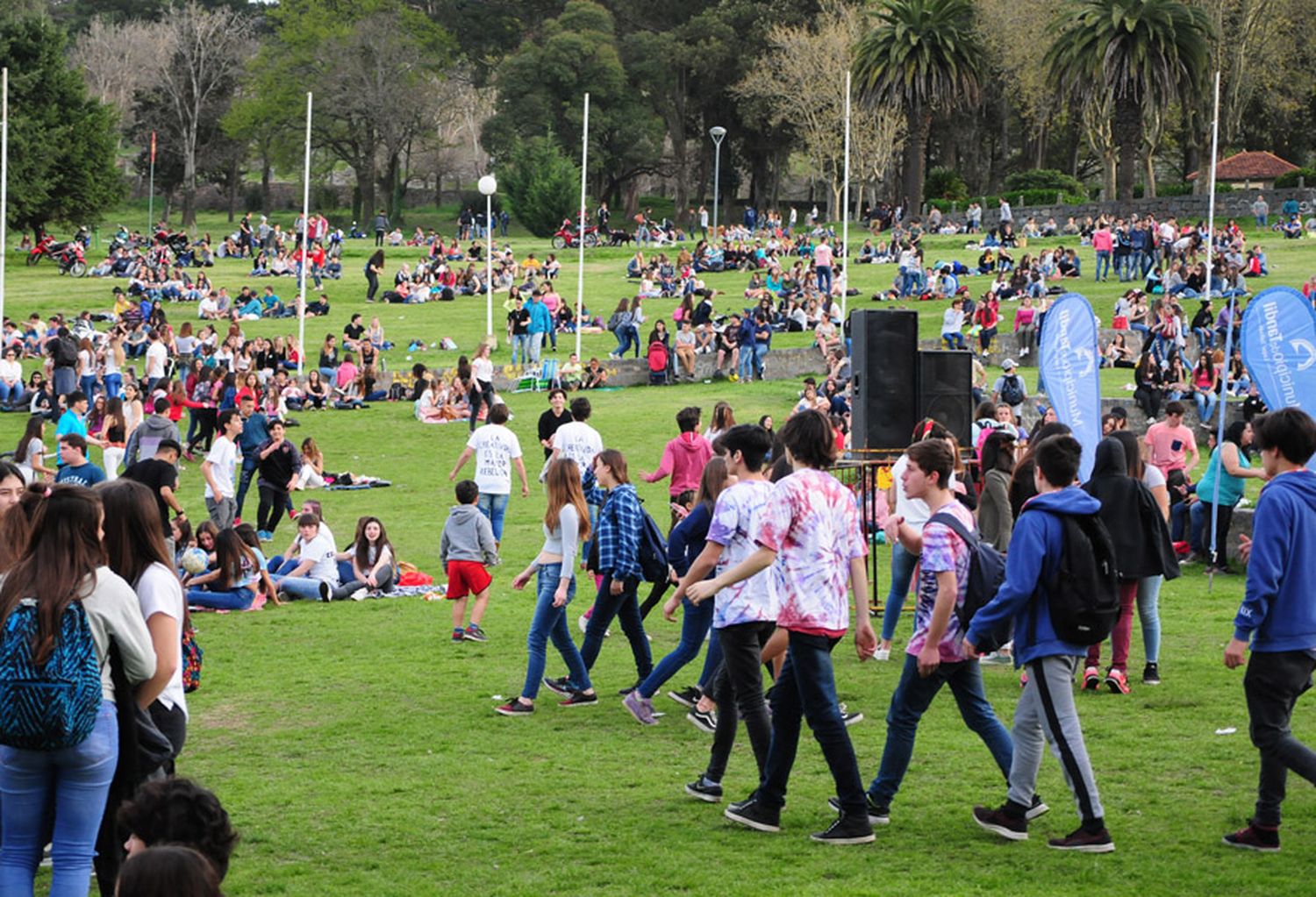 Ambientalistas cuestionaron la construcción de canchas en la Plaza de las Banderas