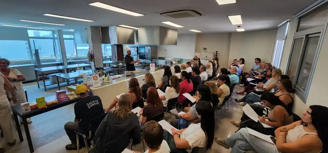 El encuentro presencial tuvo lugar en la sede de Uthgra.