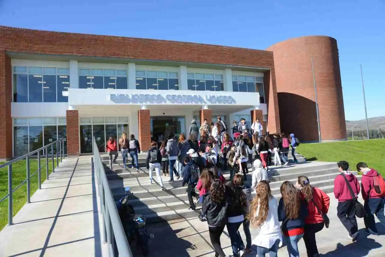 La Provincia aprobó un plan para ampliar el acceso a la universidad en localidades del interior