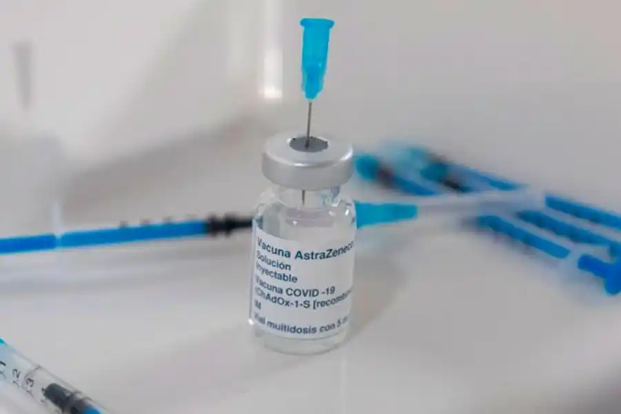 Sufrió un infarto tras la vacuna AstraZeneca y ahora demanda al Estado argentino