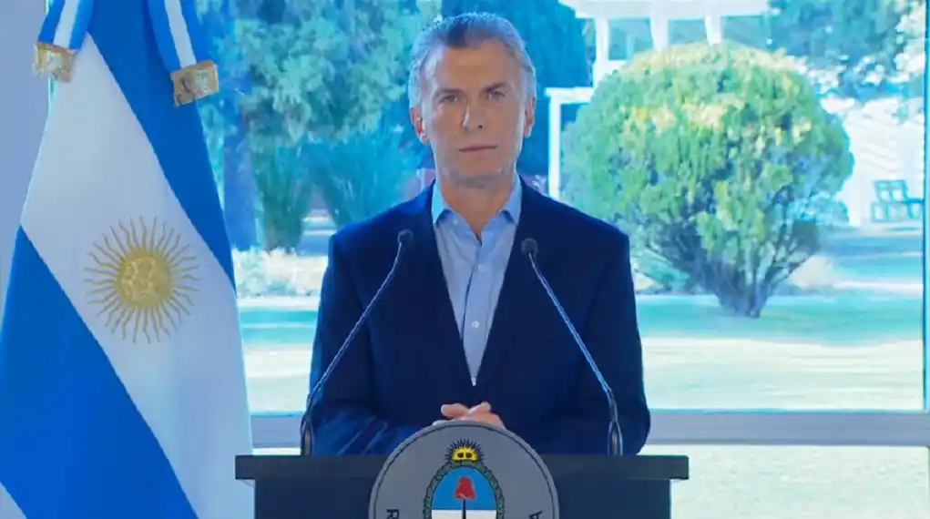 El Presidente presentó un paquete de iniciativas con el objetivo de reactivar la demanda interna y paliar el efecto de la devaluación