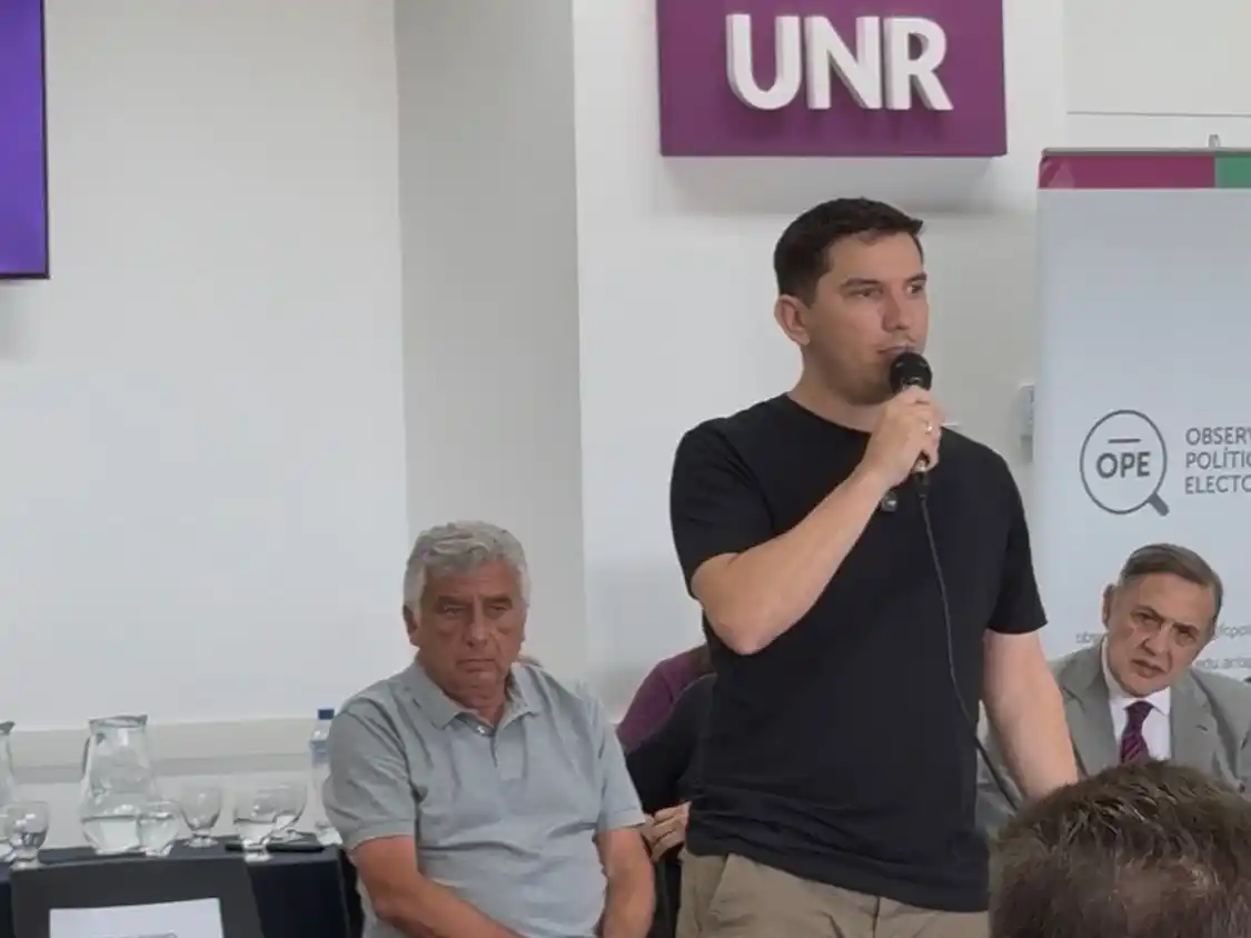 EZE TORRES SE DIFERENCIÓ EN EL DEBATE DE LA UNR - 1