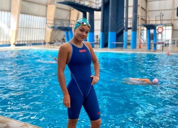 Selectivo Nacional: Candela Raviola cerró su participación con un cómodo primer puesto en 200 metros espalda