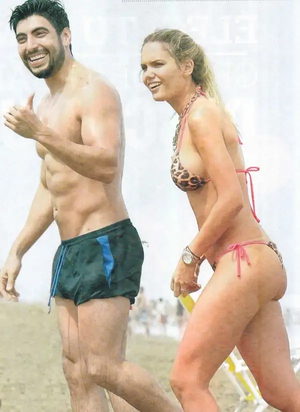 Facundo Moyano y su novia en Mar del Plata
