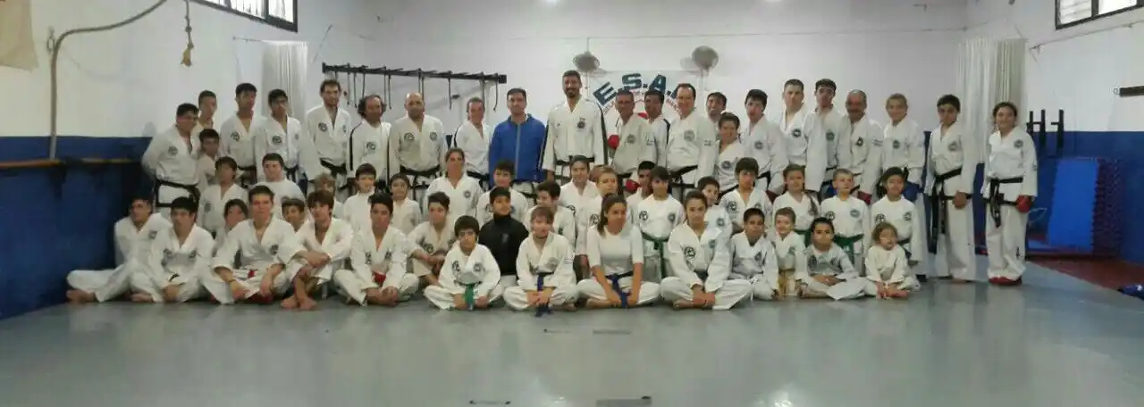 Parte de los integrantes de la Academia Yapuncic en la jornada de entrenamiento. 