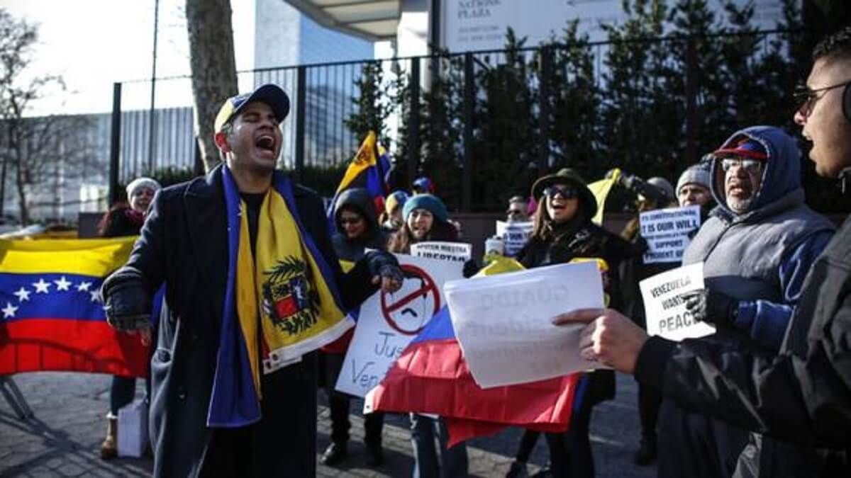 A FAVOR DE MIGRANTES VENEZOLANOS: senadores de EE.UU. piden a Biden nuevo TPS