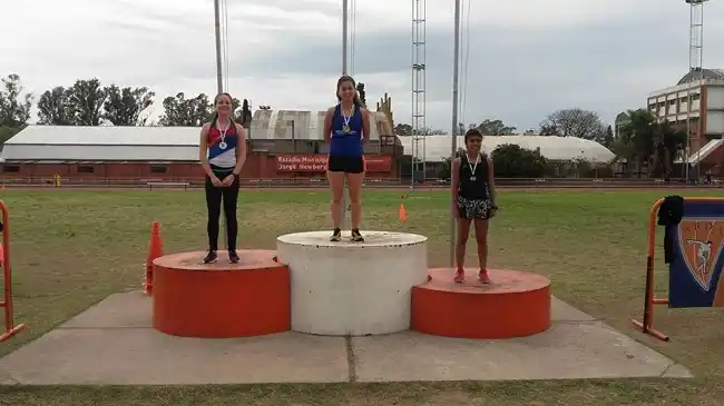 Uno de los podios marplatenses en el Nacional Sub-18. 