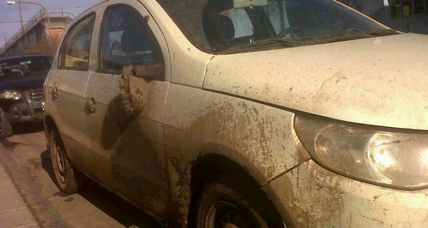 Denunciaron que faltó un vehículo de inspección que luego apareció abandonado en un callejón