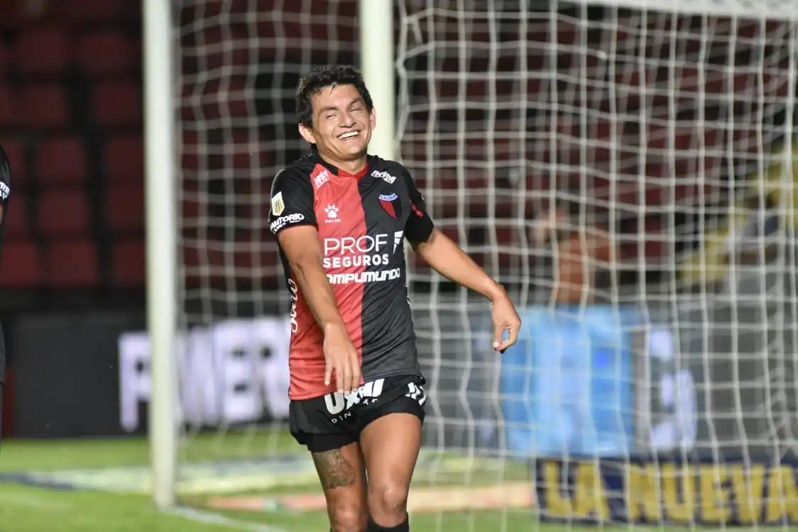 Colón volvió a ganar y es puntero