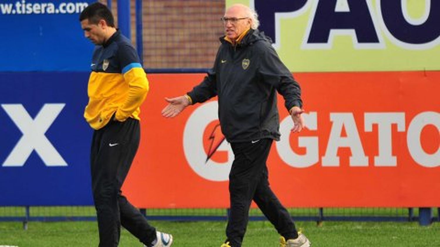 Riquelme pasó de considerar a Bianchi como "un padre" a no querer hablar de él