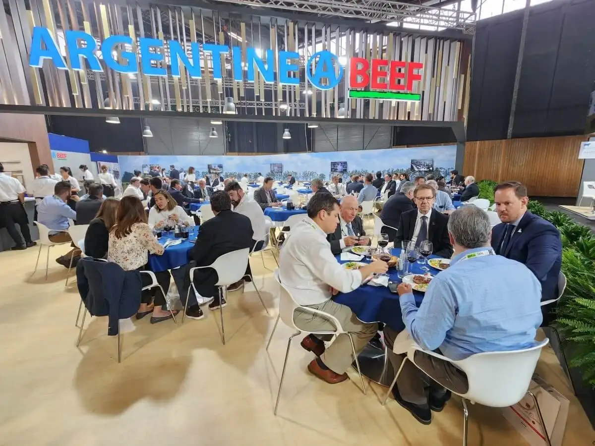 Con la norma antideforestación como eje clave, la carne argentina va a París a enamorar a más compradores
