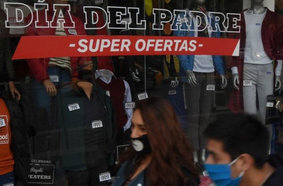 Día del Padre: comerciantes se entusiasman con un repunte en las ventas