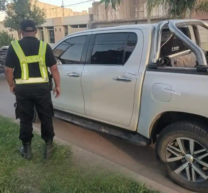 secuestraron dos armas de fuego y una camioneta en un control vehicular - 3