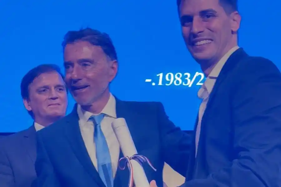 Leonardo Viotti recibió el diploma de intendente electo por parte del Tribunal Electoral de Santa Fe