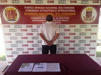Vendía cupos para sacar la cédula a niños en el  estado Bolívar