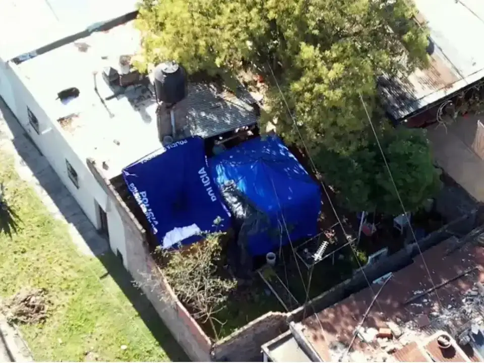 Las vivienda en la que fueron encontrados los cuerpos de las tres jóvenes.