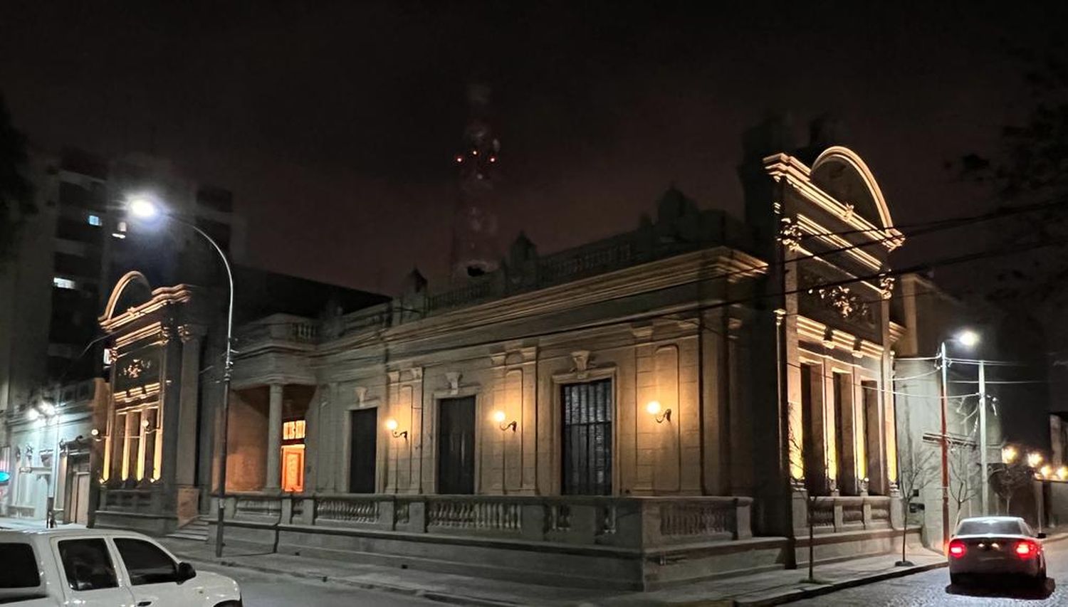 “..el club…”