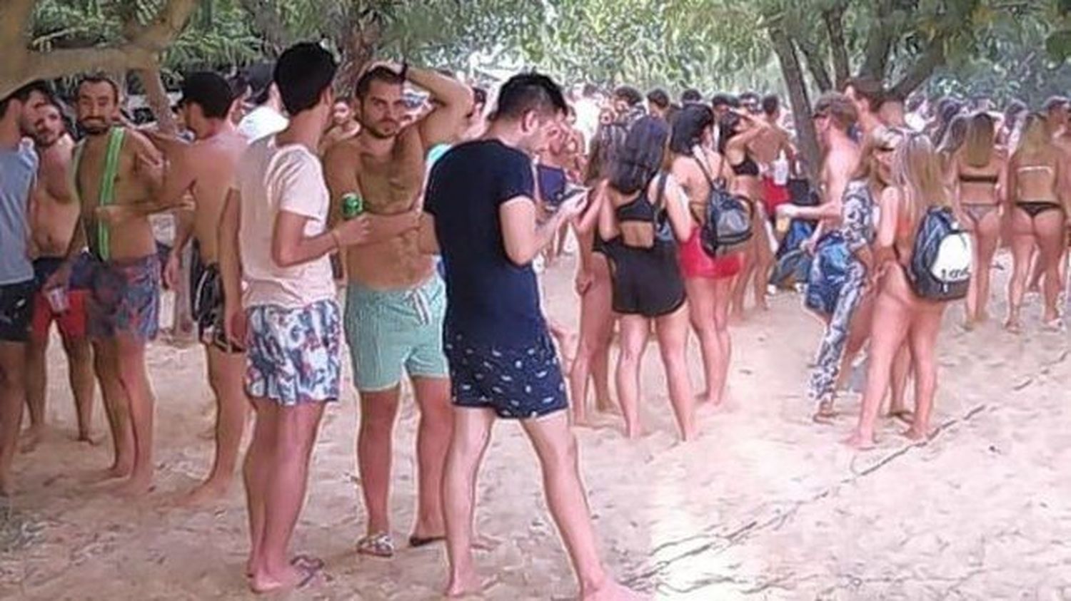 Descontrol en islas: más de 2.000 personas en fiesta y sin permisos