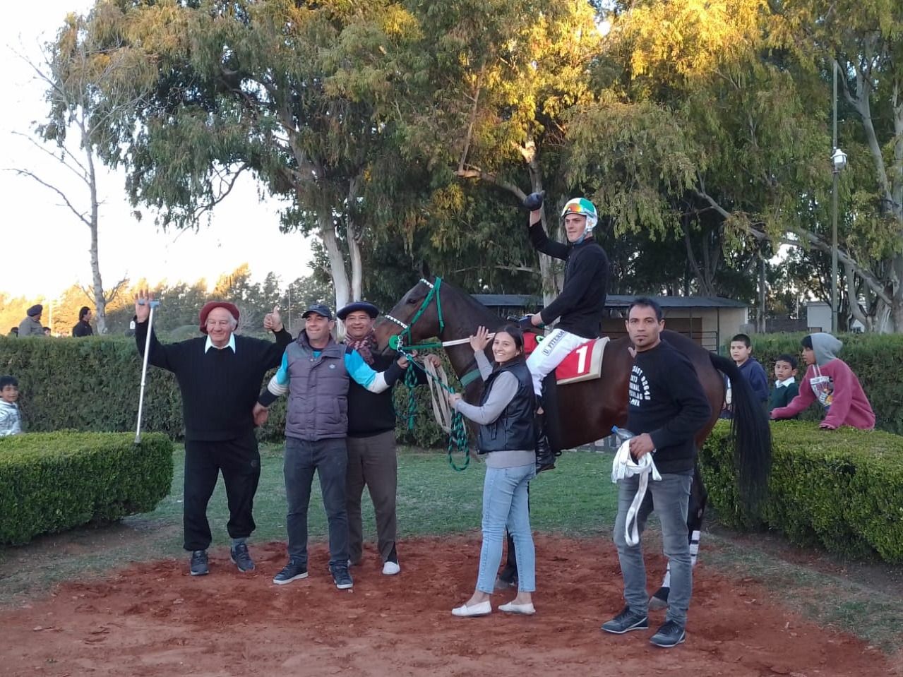 Gran jornada hípica en Gualeguay: 13 carreras y un hipódromo colmado