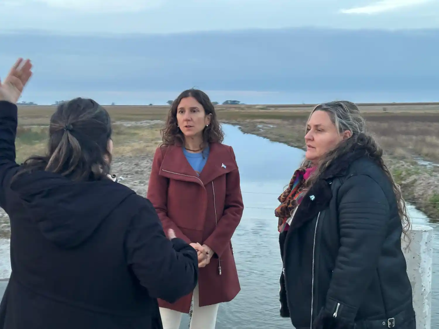 La senadora supervisó el avance de las obras.