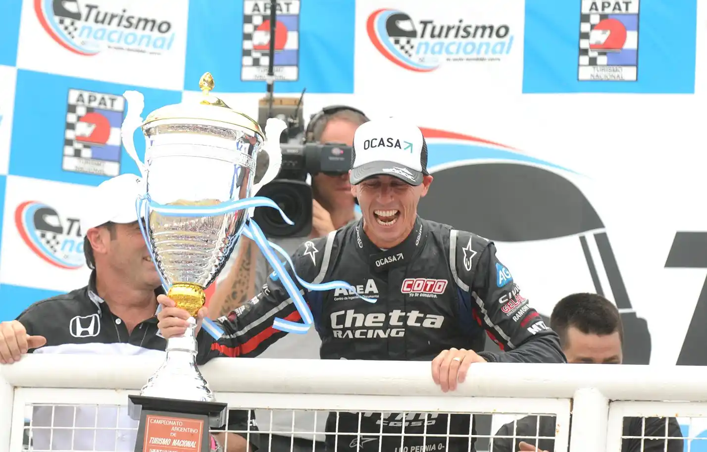 Pernía perseveró y tuvo su primer festejo grande