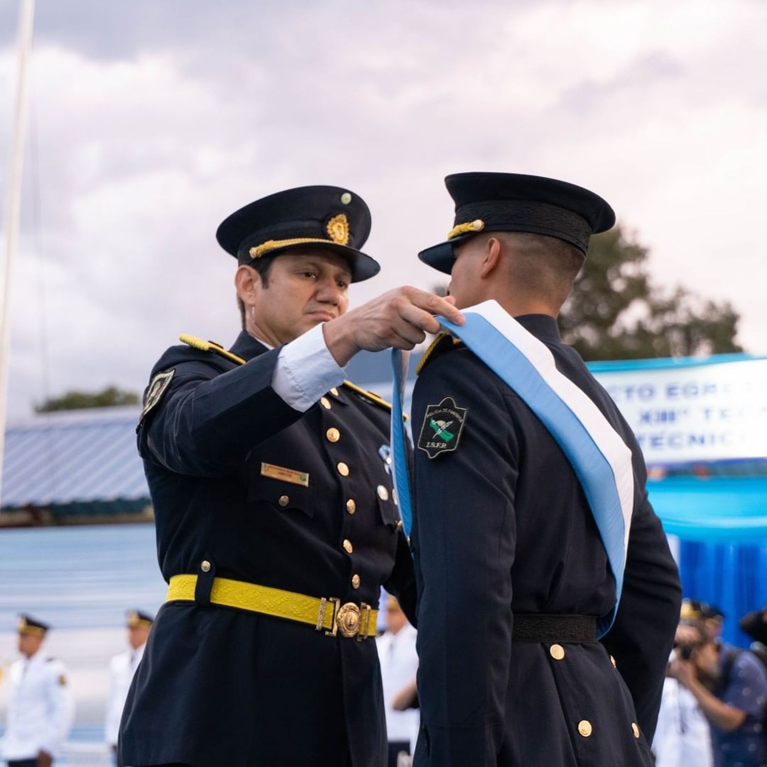 El emotivo acto de promoción de los nuevos oficiales policiales