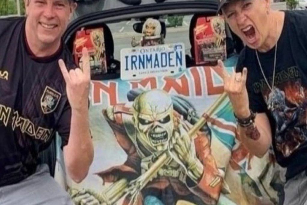 Un grupo de padres piden que echen a la directora de un colegio por ser fanática del heavy metal