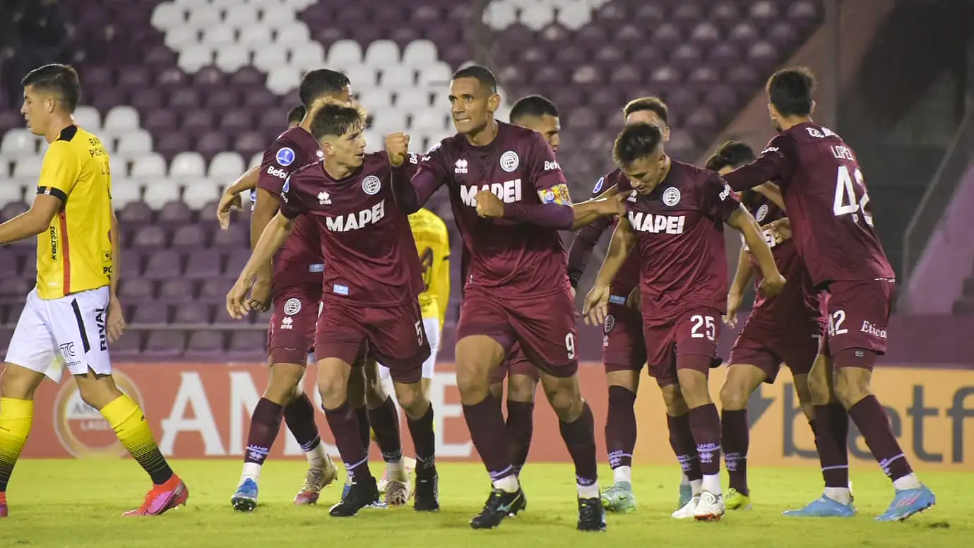 Lanús lidera el grupo A