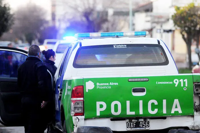 Ladrón en moto le arrebató la cartera a una vecina