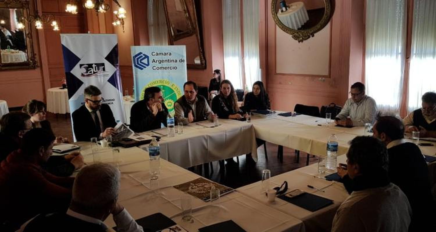 El Centro de Comercio fue sede de una reunión de la Cámara de Turismo provincial