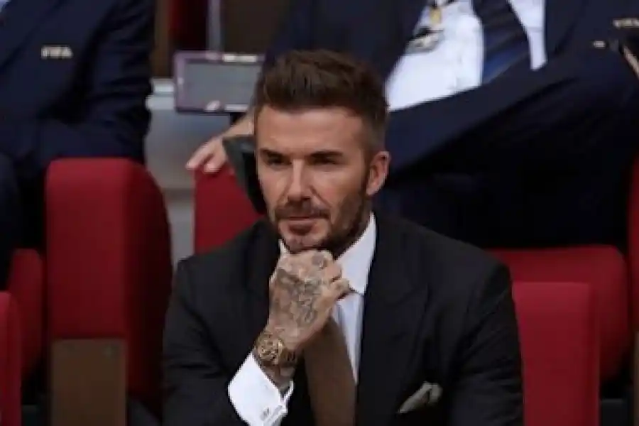 David Beckham tentado a comprar Manchester United