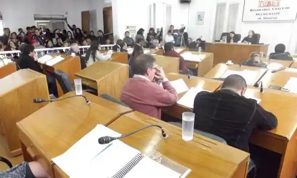 Moreno: Sesión especial del Concejo Deliberante para tratar el viaje de Festa al Caribe