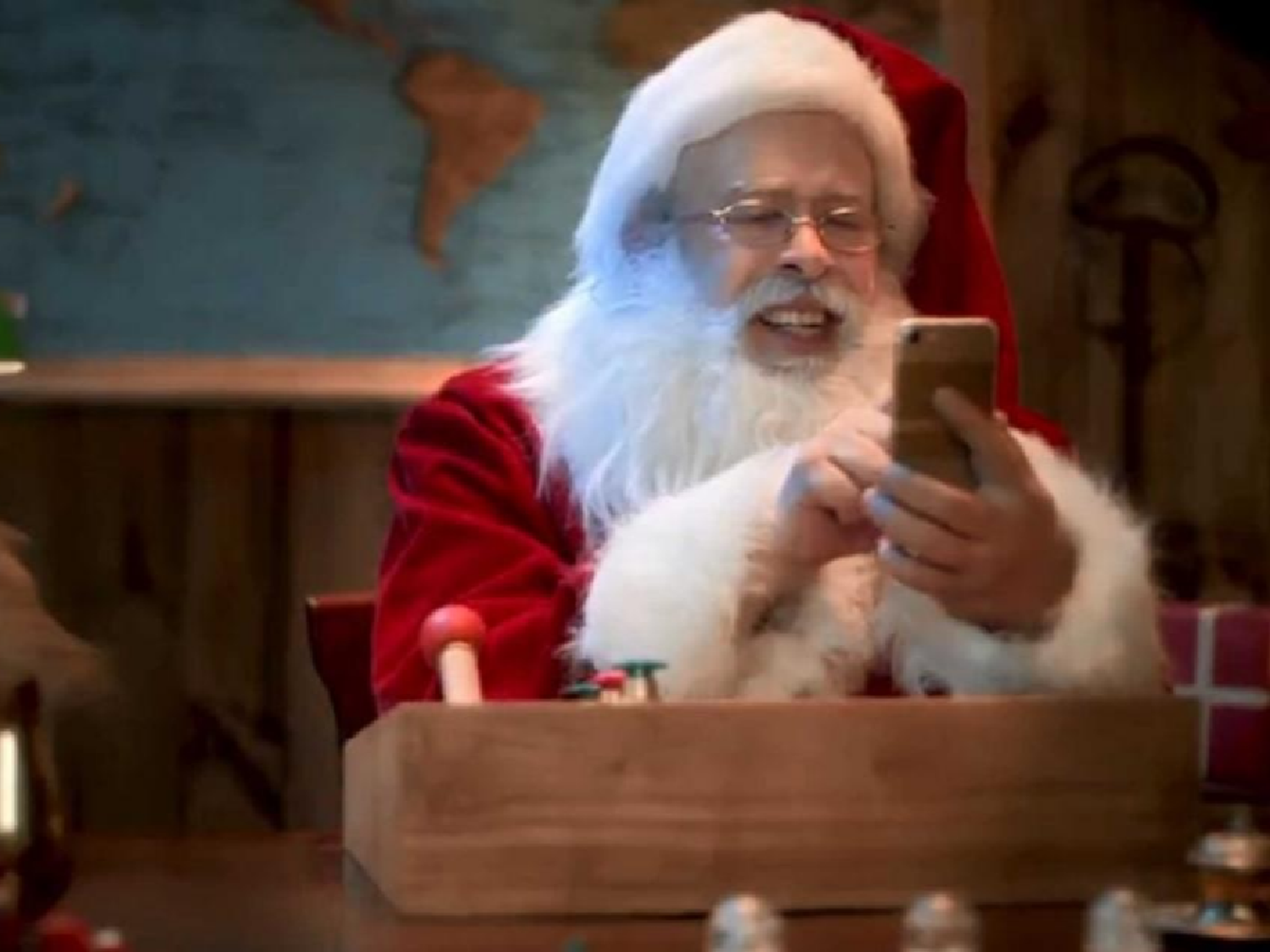 Papá Noel ya espera por su clásica llamada