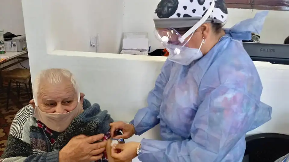 Vacunación en medio de la compleja situación epidemiológica de Diamante