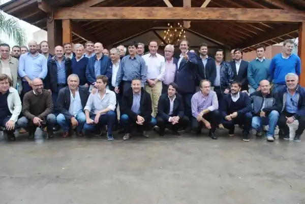 Cumbre de Intendentes del FpV en Roque Pérez