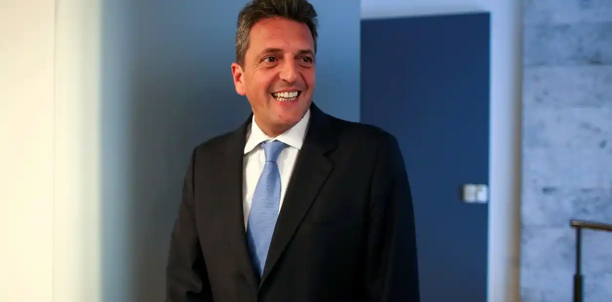 Massa: "La Argentina del futuro no se puede permitir un Presidente delegado"