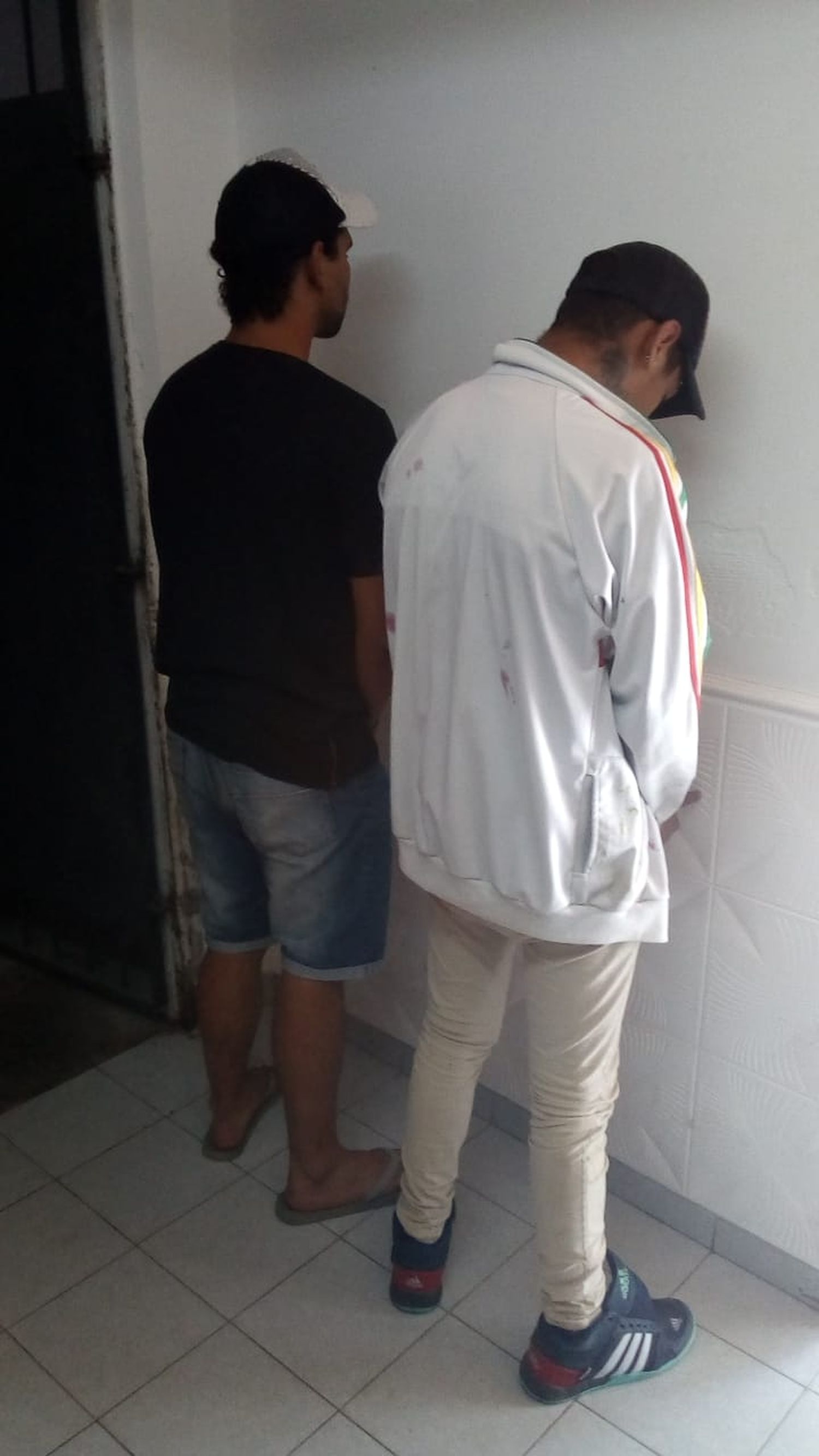 Un menor asaltó a mano armada a un playero y fue detenido al hurtar un auto