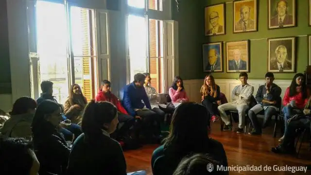 REUNIÓN CON CENTROS DE ESTUDIANTES