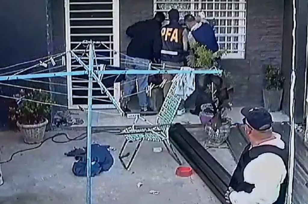 Banda de falsos policías detenidos