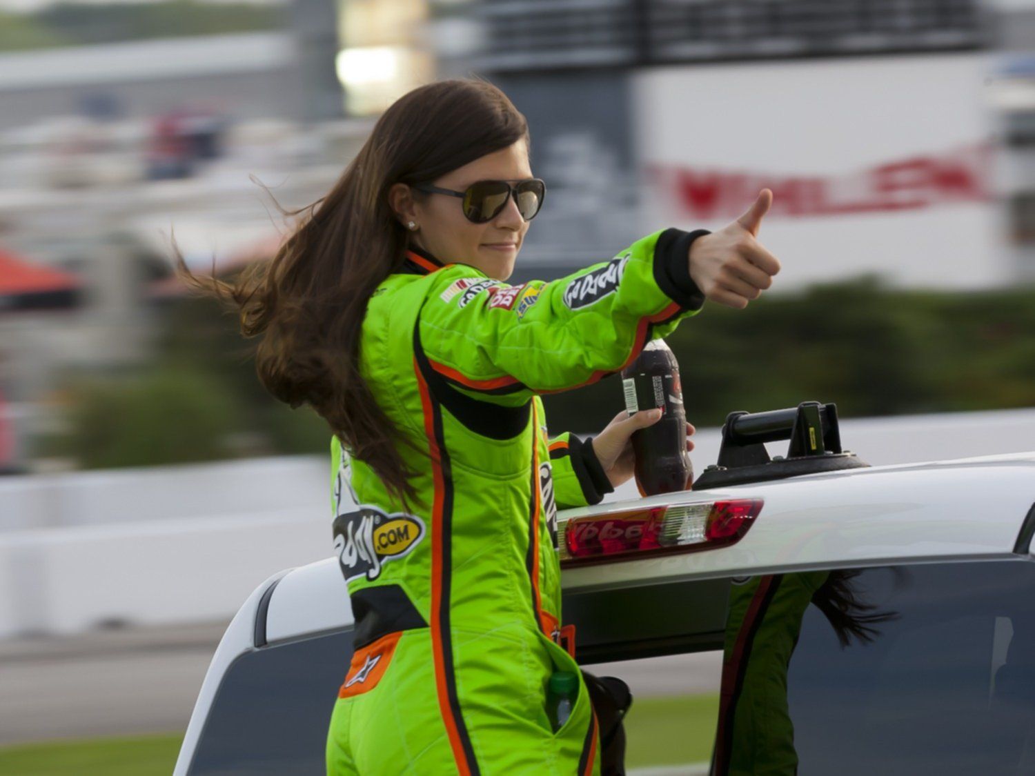 Danica Patrick, más sarcástica que nunca, destroza a la NASA 