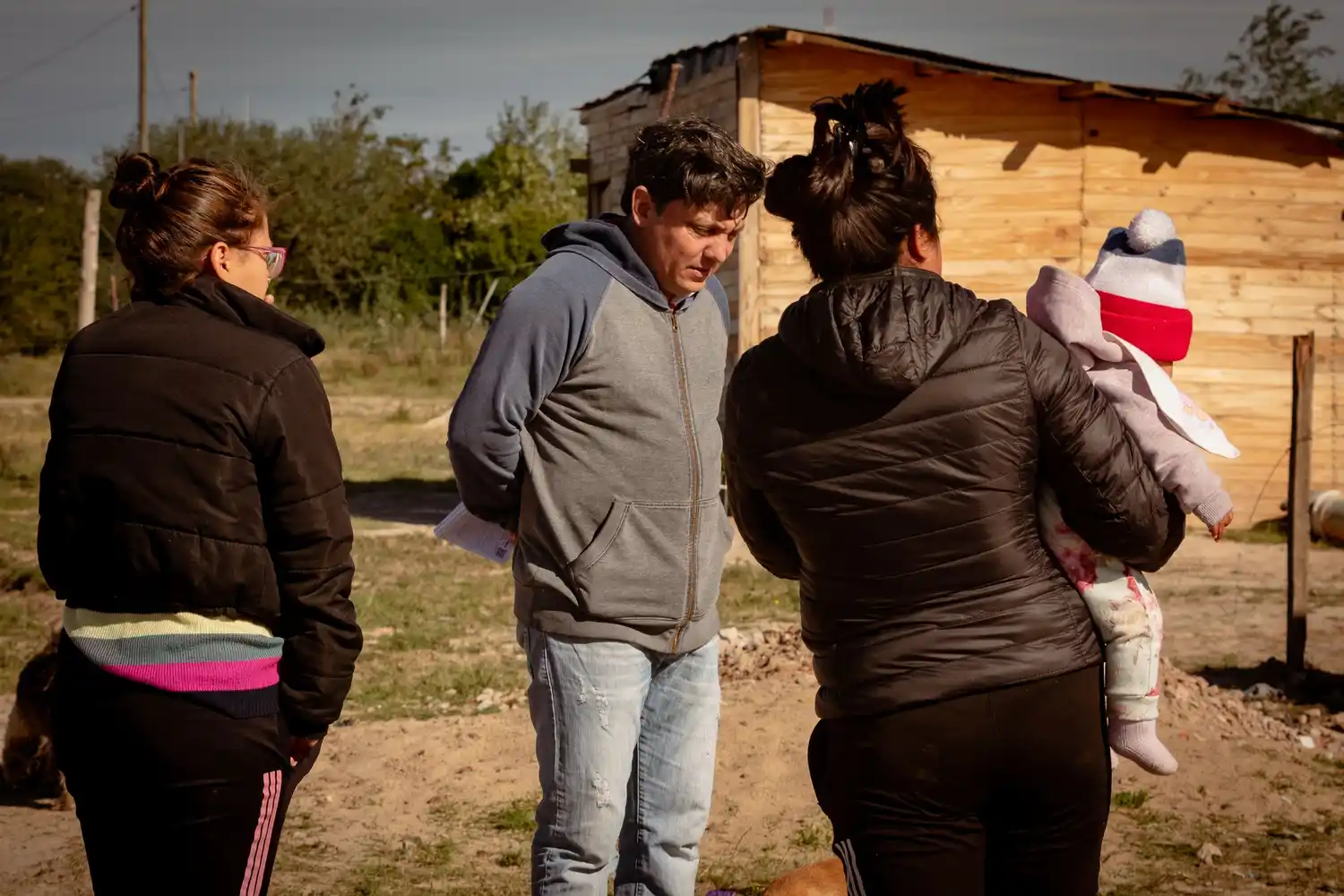 Héctor Arellano solicitó provisión de servicios esenciales para un asentamiento