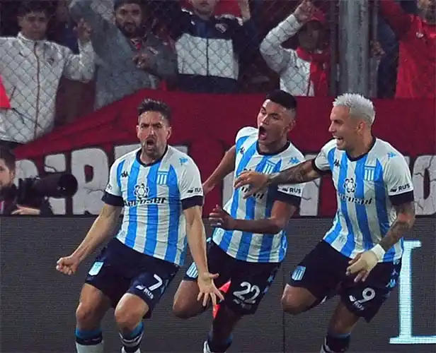 Racing ganó el clásico y es líder