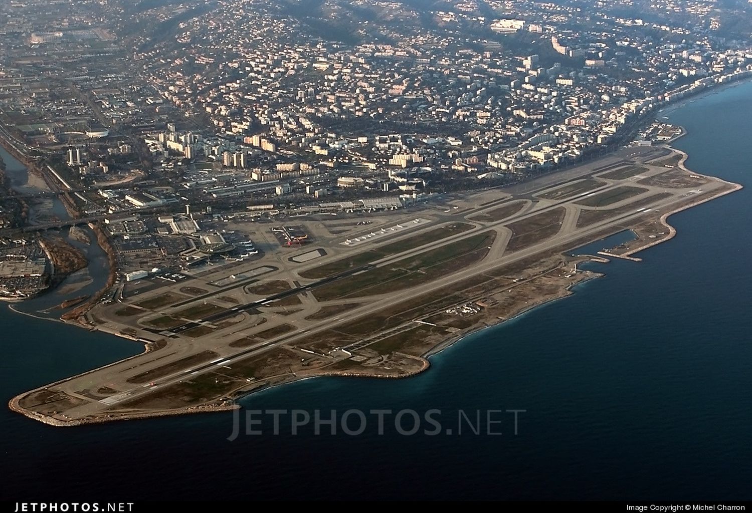 Aeropuerto de Niza-Costa Azul: 122 destinos para la temporada de verano de 2024