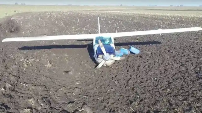 No aparece el piloto de la avioneta con droga que cayó en San Salvador 